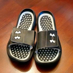 Under Armour Mens Sandal Size 11